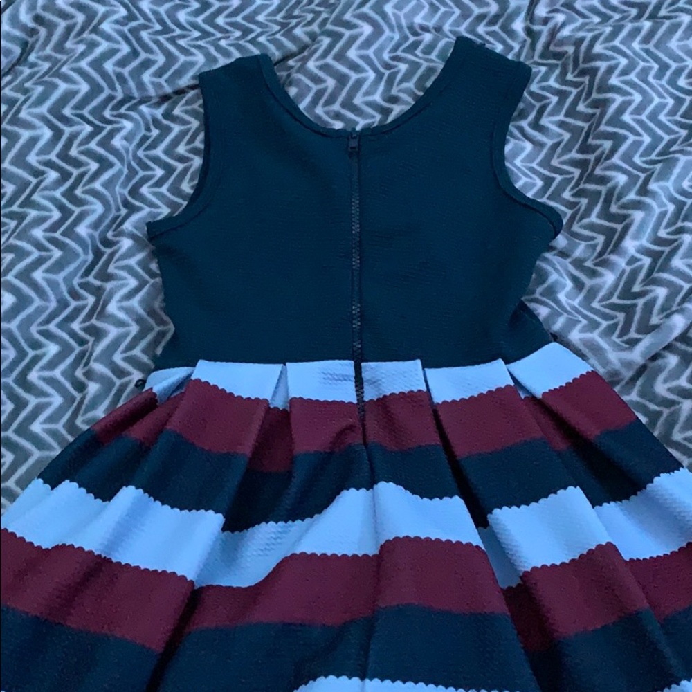 Dress - Picture 3 of 3